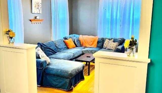 Downtown 2BR Sleeps 8 Historic 1911