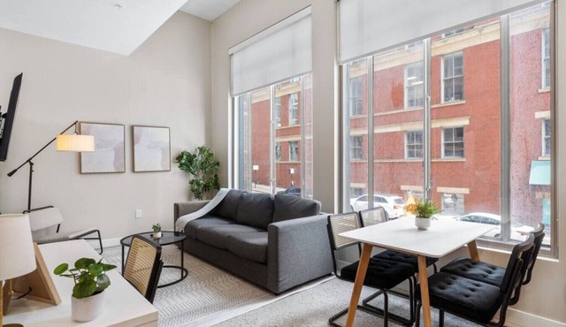 Downtown 2BR with Gym, Wi-Fi & Coworking Space