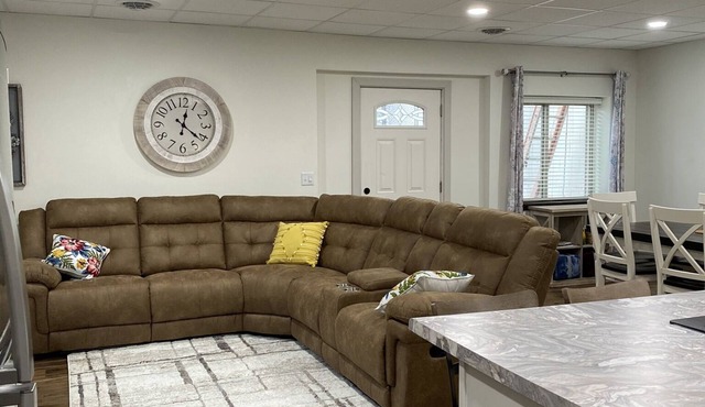 Downtown 3-Bedroom Apartment