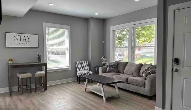 Downtown, 3 BR, 2 ba, garage, fenced backyard