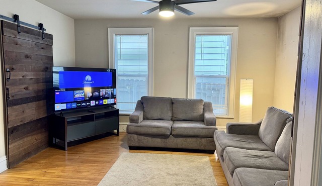 Downtown 3BR Walkable Home Near UW, Stadium, Restaurants + Free Parking