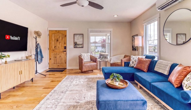 Downtown 4BR Walk to Breweries & Dining