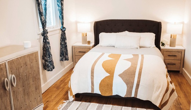 Downtown 5 BDRM Charming Historic Home