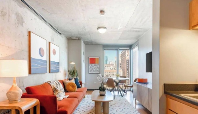 Downtown 9bd - Sleep 18 - (4 units, same floor)