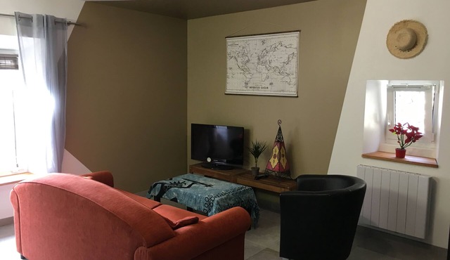 Downtown apartment on quiet street near the quays of the rhone