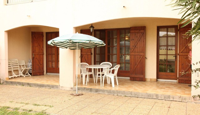 Downtown apartment with private garden and parking