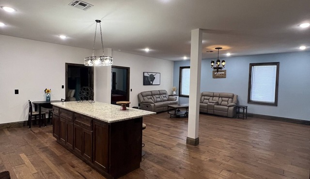 Downtown apartment in Vernon!
