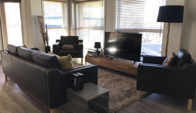Downtown Apartment - Newly renovated 2 bedrooms, 2 bathrooms
