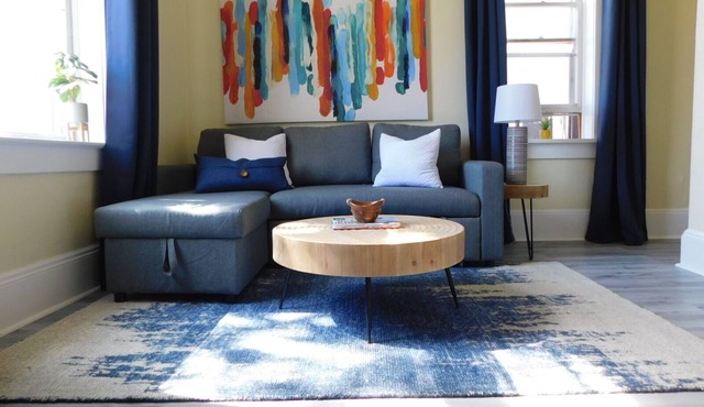 Downtown Apartment! Private Parking & Monthly Rates