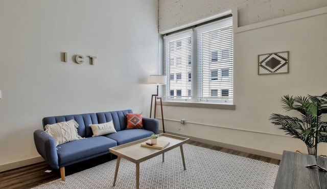 Downtown Apt close to Ascension Hospital with Starbucks Nearby