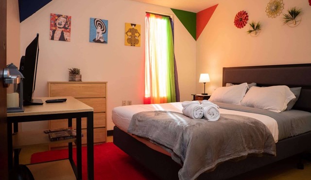 Downtown Apt | Walk Everywhere | Clean + Safe