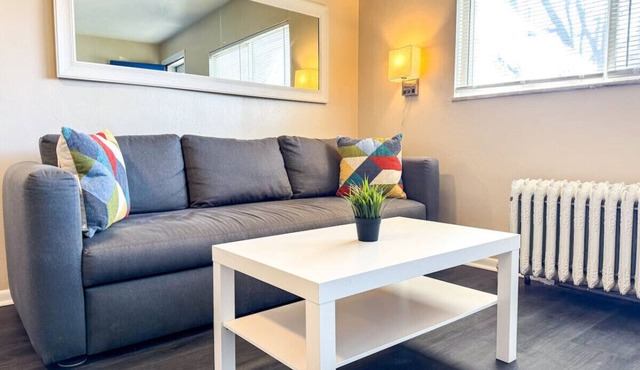 Downtown Area 2 Beds + Sofa bed, Sleep 6, Stylish