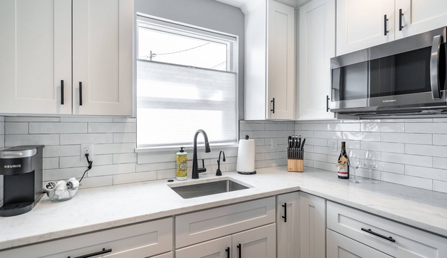 Downtown Area! Studio Apartment in Eugene’s Heart!