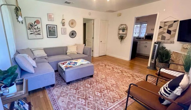 Downtown ATX! Deep Eddy Bungalow Beach and near UT