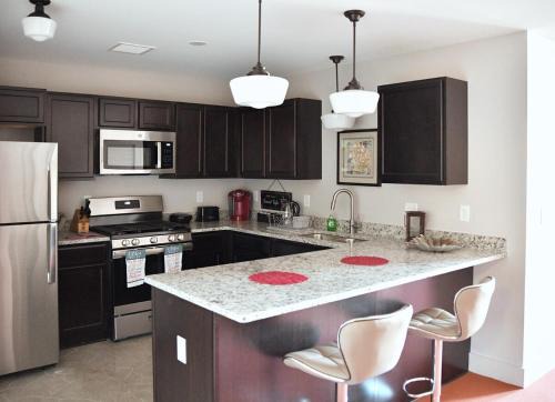 Downtown Aurora River Facing Gem