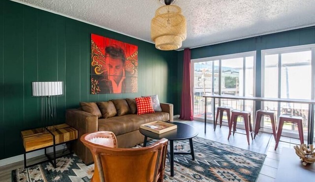 Downtown Austin & UT Vibes, All In One!