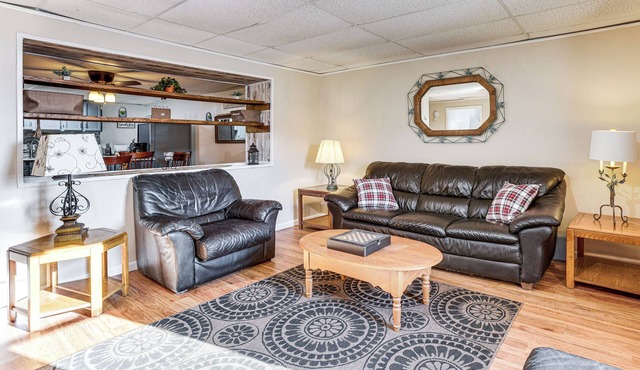 Downtown Beulah Pet-Friendly Apt Near Lake & Shops
