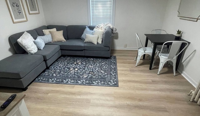 Downtown BG Loft - cozy 1-bedroom apartment