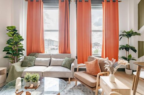 Downtown Birmingham Cozy Escape Rooftop Access