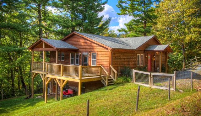 DOWNTOWN BLOWING ROCK(1.5mi) Three Bears Hot tub