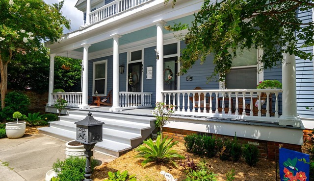 Downtown Blue Manor 1