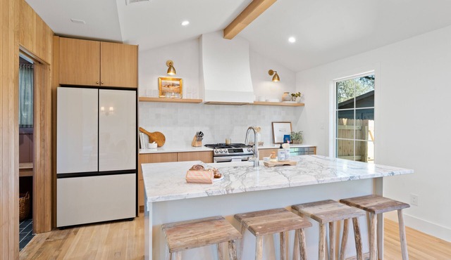Downtown Boerne Renovated Luxury Cottage House- New & 5 Star Reviews!