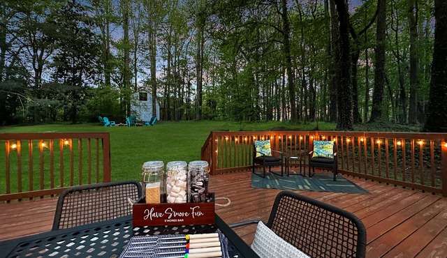 Downtown Boho Oasis w/Firepit & Game Rm w/Marvel Arcade, Sleeps 8, Wills Park