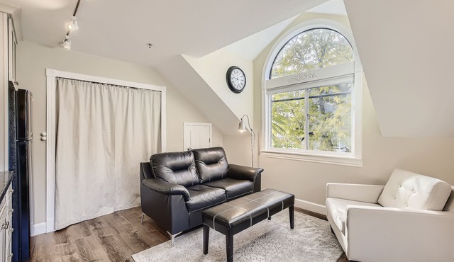Downtown Boulder Guest House for 2 guests