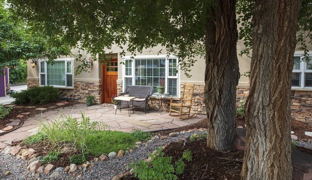 Downtown Boulder Oasis. 3 Blocks from Pearl St Mall. 4 bedrooms and 2 full baths