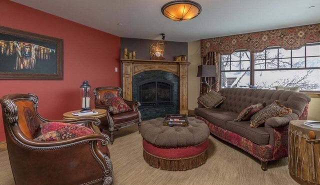 Downtown Bozeman home w/gorgeous mountain views, close to MSU - Main Street Retreat