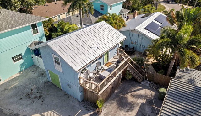 Downtown Bradenton Cottage