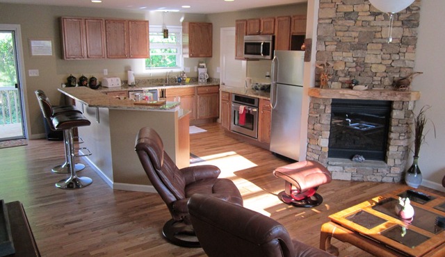 Downtown Brevard Cottage - Hot Tub/ Walk To Town