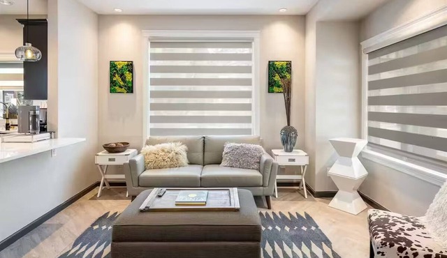 Downtown Bungalow Walking Distance from CU