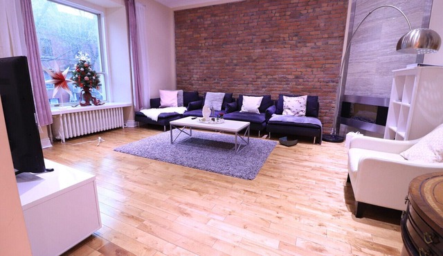 Downtown Montreal Victorian Retreat | Indoor Parking, Walk Everywhere