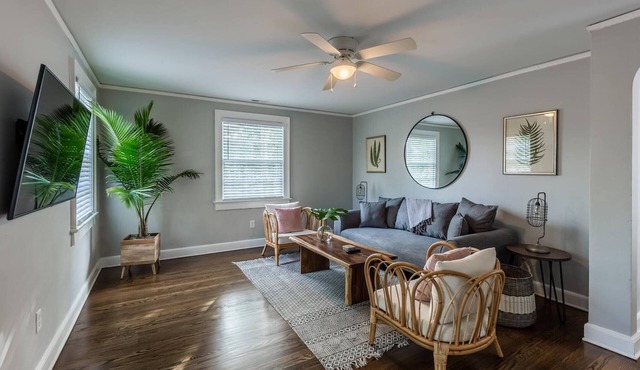 Downtown Charleston abode w/bikes, 4 Beds