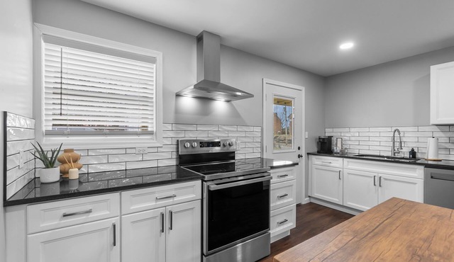Downtown Charm: 2 BR Retreat, #6