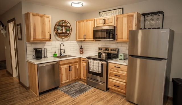 Downtown Charm: Cozy Retreat