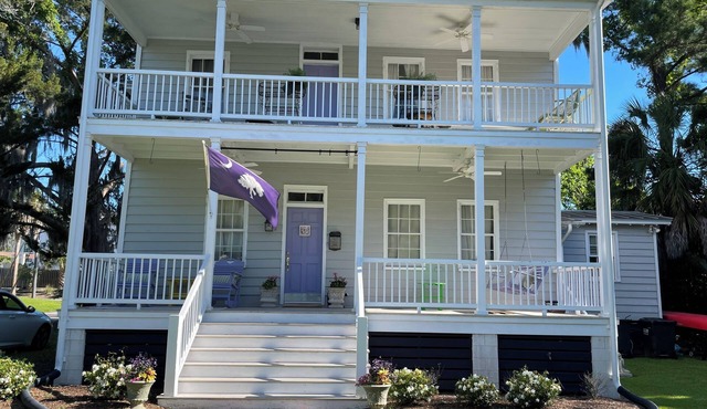 Downtown Charm. Walk to Everything. Pet Welcome!