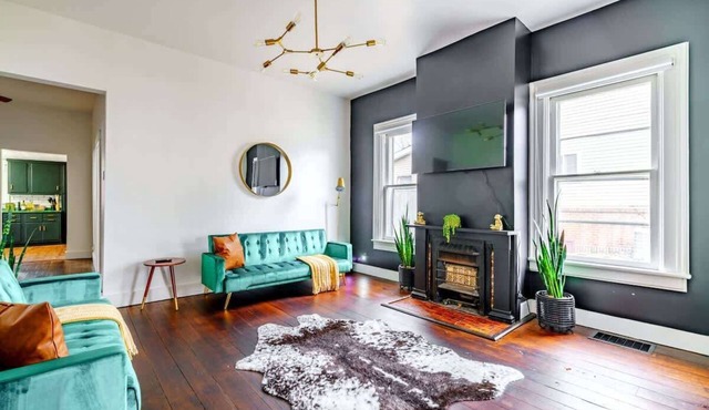 Downtown Chillicothe | Walk to Historic District | Free Parking | 5,800+ Reviews