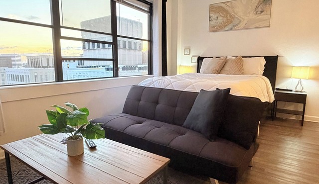 Downtown City View Loft