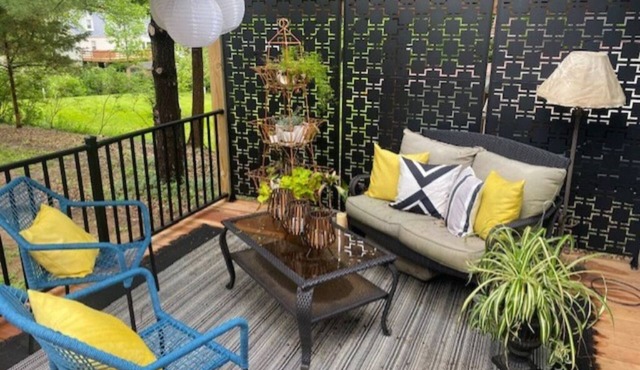 Downtown/Close to Stadium 4-Bedroom Ranch House (2 masters) Entertaining Set Up