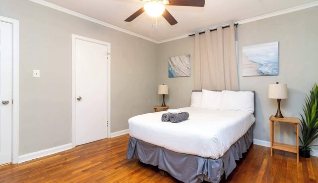 Downtown Columbus Stay | Walk to Riverwalk | Sleeps 14