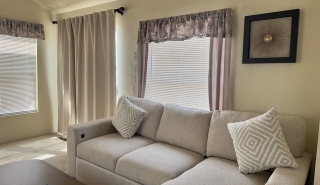 Downtown Comfy Mobile Home Stay