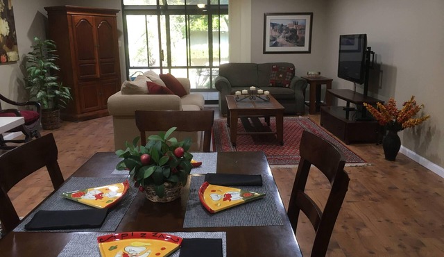 Downtown Condo, Tennis Courts and Pool