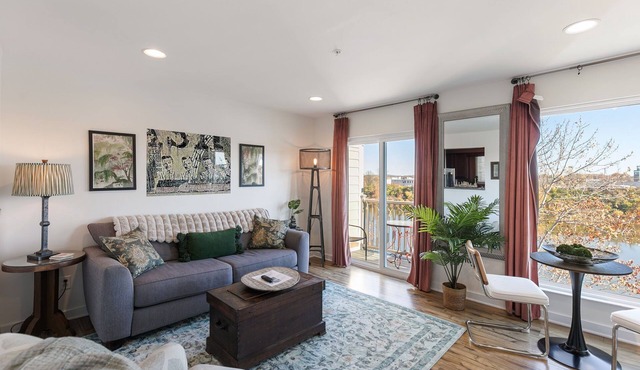 Downtown Condo with River View