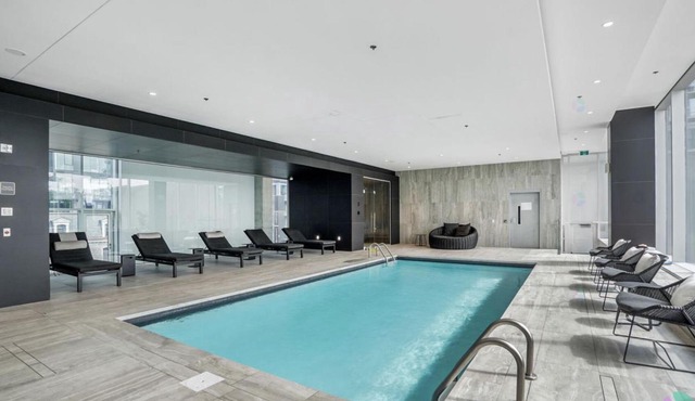 DOWNTOWN CORNER UNIT WITH VIEW WALKING DISTANCE TO EVERYTHING (30FT BALCONY)