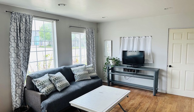 Downtown Cottage close to Flathead Lake. Pet friendly!