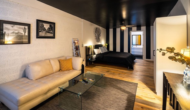 Downtown Cozy Condo -Walk to Best Diners, Breweries, NAU, Historic Flagstaff!