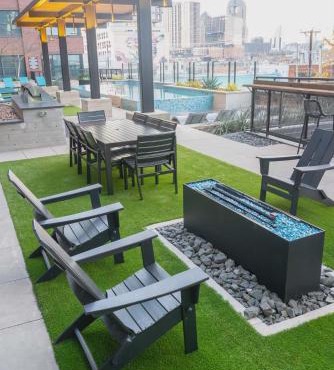 Downtown Dallas ELLUM OASIS with Balcony, Pool, Rooftop Deck, Gym, Queen Bed, King Sleeper Sofa, 2 Twin Sleeper Chairs, and Parking Garage