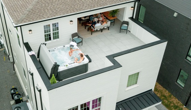 Downtown Deco| 2mi to Broadway| Grill & HotTub -A